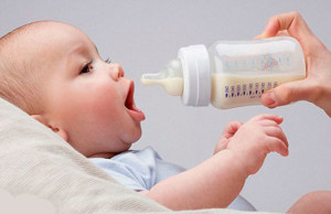 baby-and-bottle