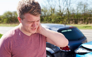 Whiplash from Auto Injuries: Symptoms and Treatment
